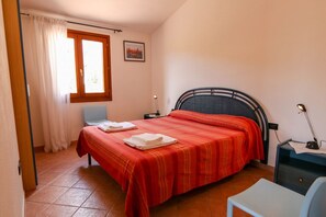 2 bedrooms, bed sheets