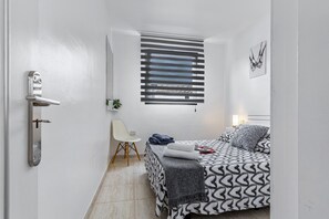 2 bedrooms, free WiFi, bed sheets - Vacation Apartment 'Mar Y Sol' with Private Terrace and Wi-Fi (Castillo Caleta de Fuste)