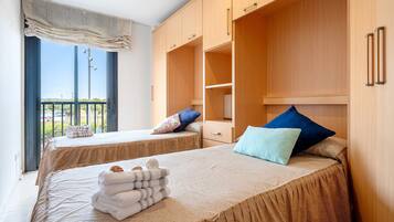 3 habitaciones, tabla de planchar con plancha y wifi gratis