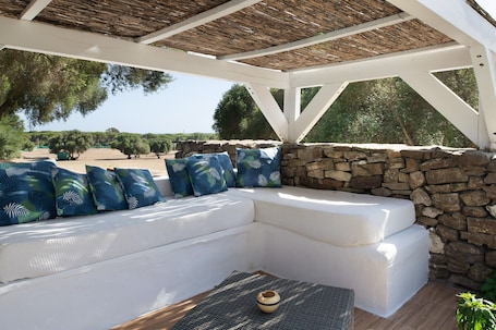 Terrace/patio. Rural House 'Maximón Gran Suite Relax' with Sea Views, Wi-Fi and Air Conditioning
