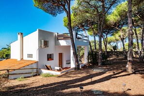 Exterior - Rural House 'Maximón Gran Suite Relax' with Sea Views, Wi-Fi and Air Conditioning (Los Caños de Meca)