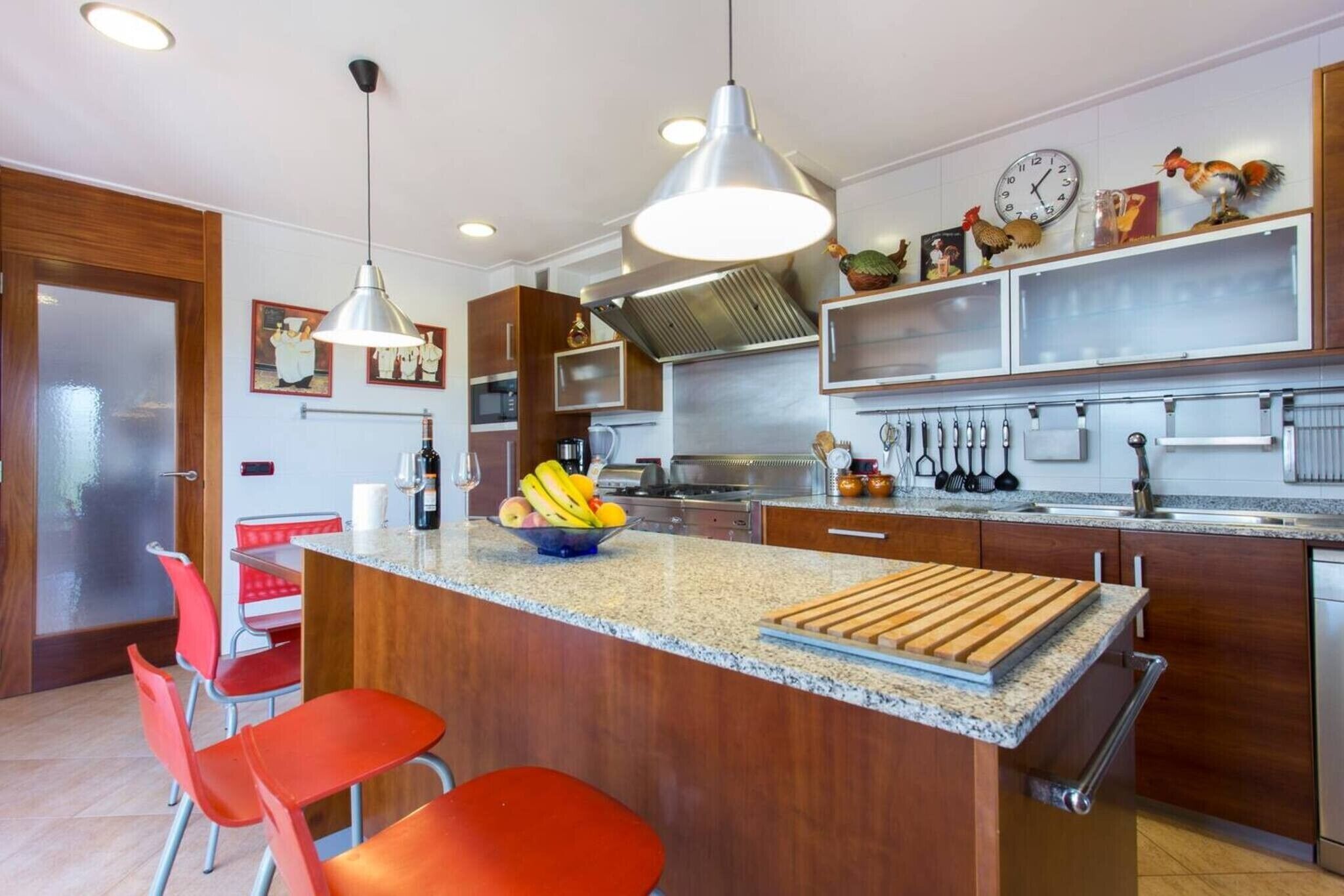 雪櫃、微波爐、焗爐、爐具