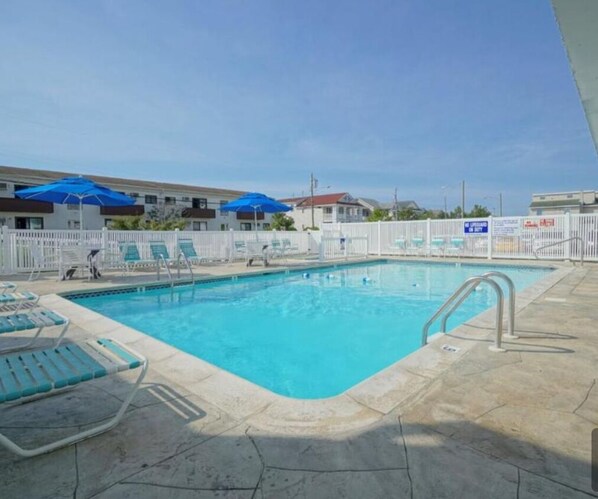 Pool - Cozy condo getaway…short walk to the beach (Ocean City)