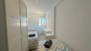 2 makuuhuonetta, silitysrauta/-lauta, ilmainen Wi-Fi, vuodevaatteet