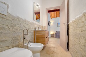 Shower, towels