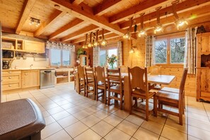 Dining - Chalet 'Le Jardin D'hiver' with Mountain View, Private Terrace and Wi-Fi (Fontcouverte-la-Toussuire)