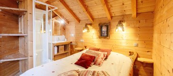 Chalet 'Le Jardin D'hiver' with Mountain View, Private Terrace and Wi-Fi