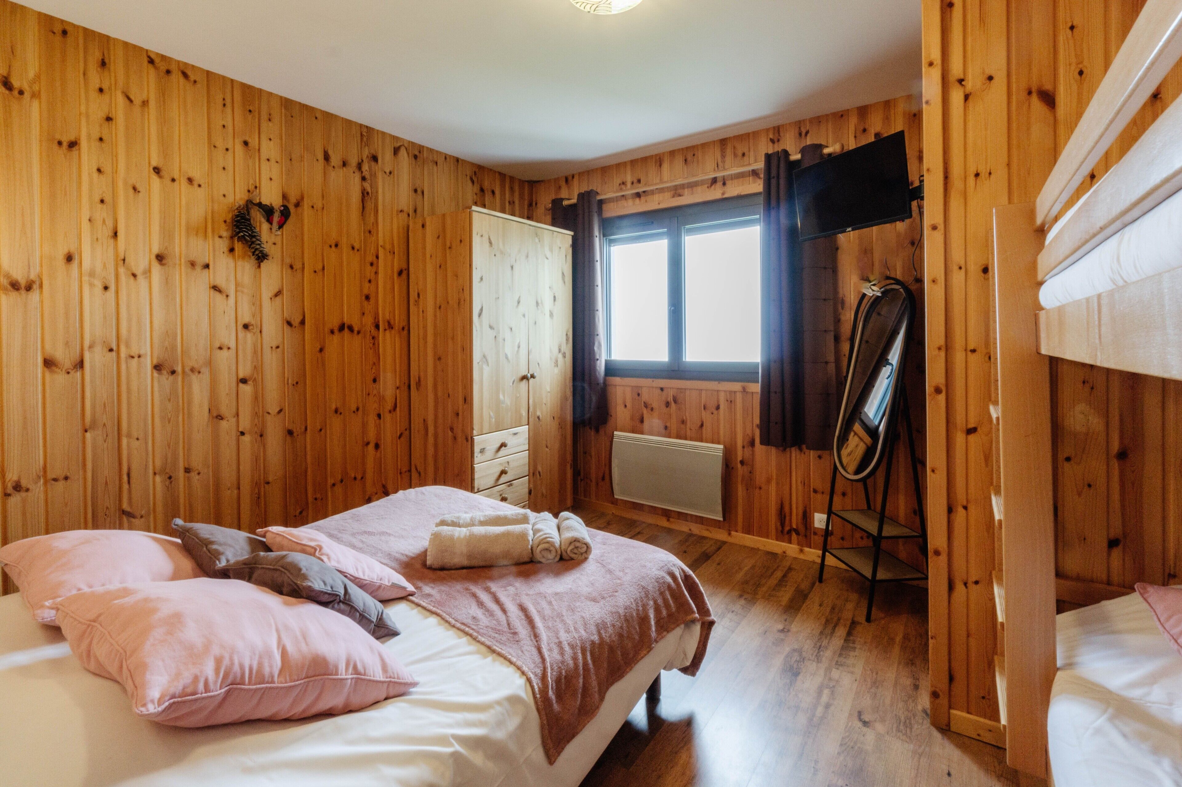 3 habitaciones, tabla de planchar con plancha y wifi gratis 