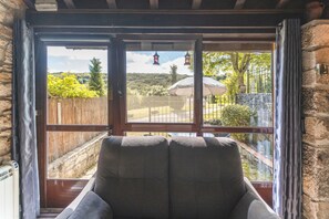 Télévision, lecteur de DVD, chaîne hi-fi