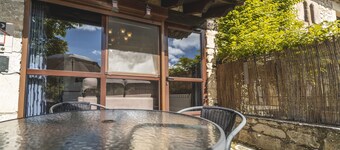 Casa rural 'Villamoronta' con vistas a la montaña, terraza privada y Wi-Fi