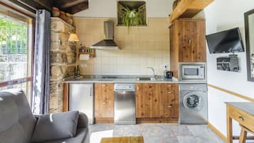 Réfrigérateur, micro-ondes, plaque de cuisson, lave-vaisselle
