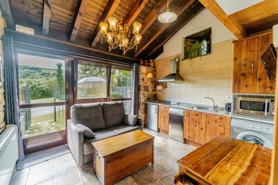 Country House 'Villamoronta' with Mountain View, Private Terrace and Wi-Fi