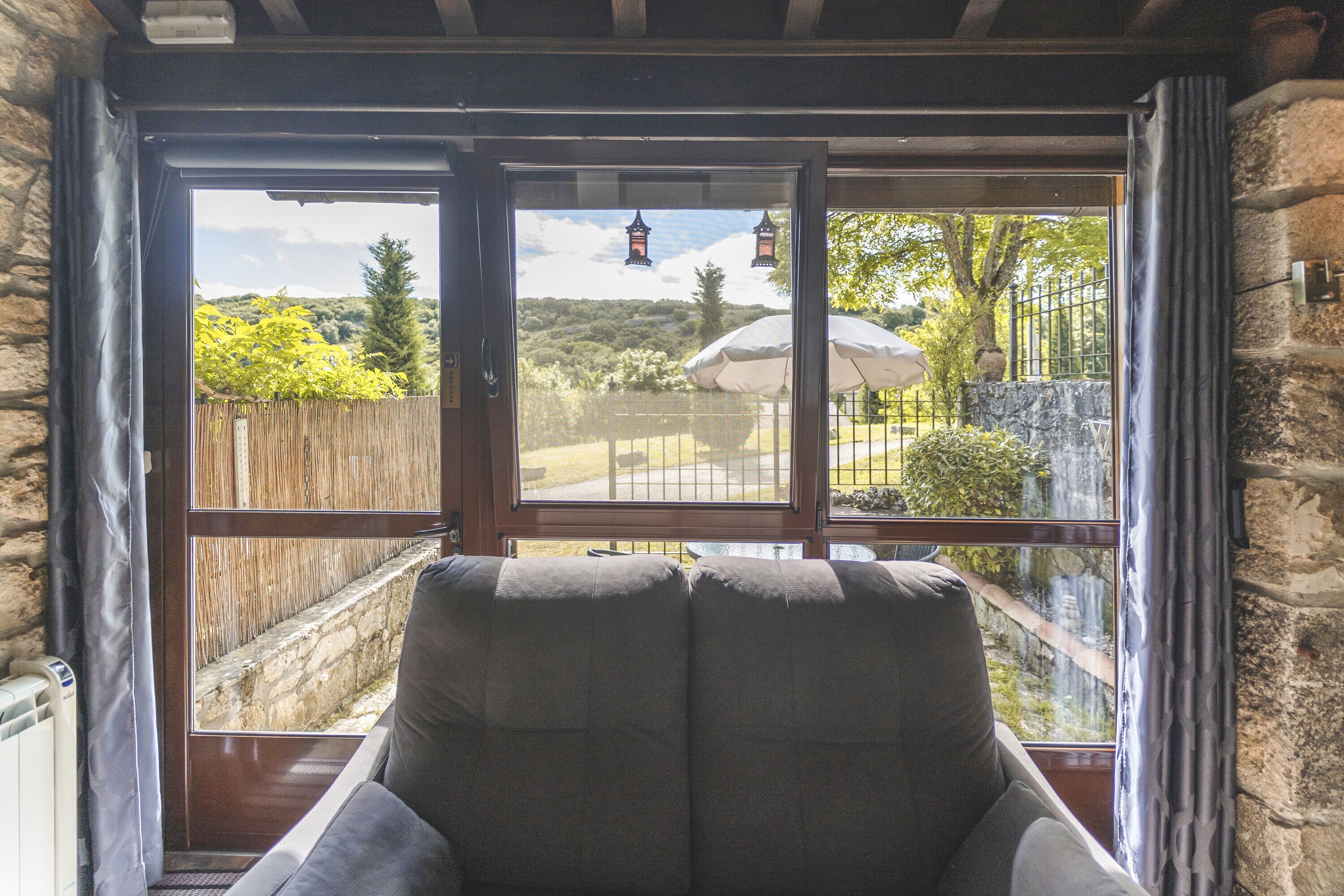 Televisión, reproductor de DVD y estéreo 