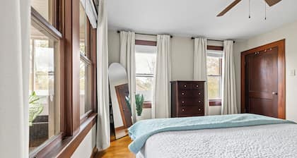 Historical Charm, Comfy & Very Clean 1BR
less than10 min drive to Hospitals