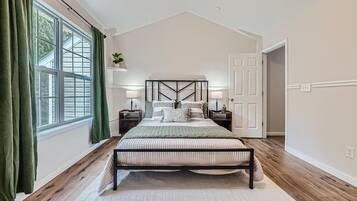 2 soveværelser, skrivebord, strygejern/strygebræt, Wi-Fi