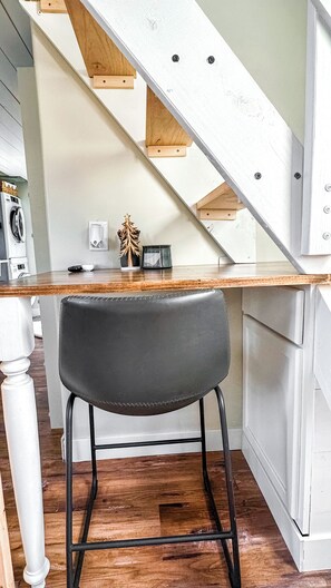 Interior - Tiny House + workspace + acreage + near lake (Albion)