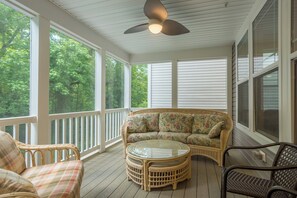 Property grounds - Elevator Stunning Brand New Townhouse In Rehoboth Beach Clean/Pool/Parking (Rehoboth Beach)