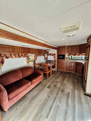 Room | Living area - Fundy Spray Campground (Smiths Cove)
