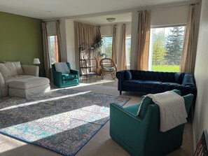 Smart TV - Amazing view, perfect for large families, central Kenai Peninsula location! (Soldotna)