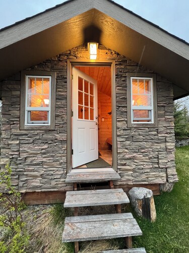 Amazing view, perfect for large families, central Kenai Peninsula location!