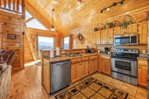 Microondas, horno, placa de cocina, lavavajillas