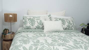 1 bedroom, iron/ironing board, bed sheets