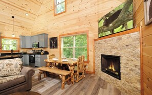 Interior - Eagle's Flight - Peaceful seclusion plus a fire pit and hot tub! (Sevierville)