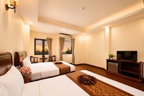 Blackout curtains, soundproofing, free WiFi, bed sheets - Red Sun Airport Saigon Hotel (Ho Chi Minh City)