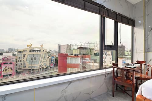 Deluxe Studio, City View | Street view