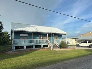 Exterior - Fishing camp in Falgout Canal Marina! (theriot)