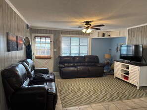 Smart TV - Fishing camp in Falgout Canal Marina! (theriot)