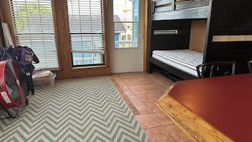 3 bedrooms, free WiFi, bed sheets