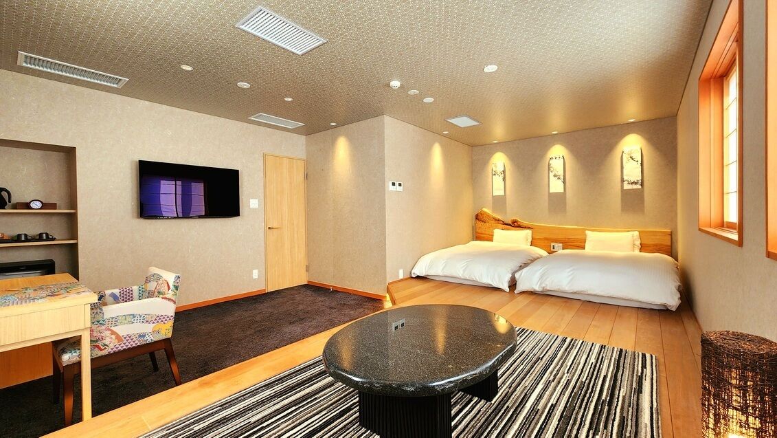 Premium bedding, down comforters, pillowtop beds, desk
