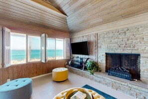 Interior - Serene Beach Front Home with Outdoor dining, Private Beach & Dog-Friendly (Nokomis)