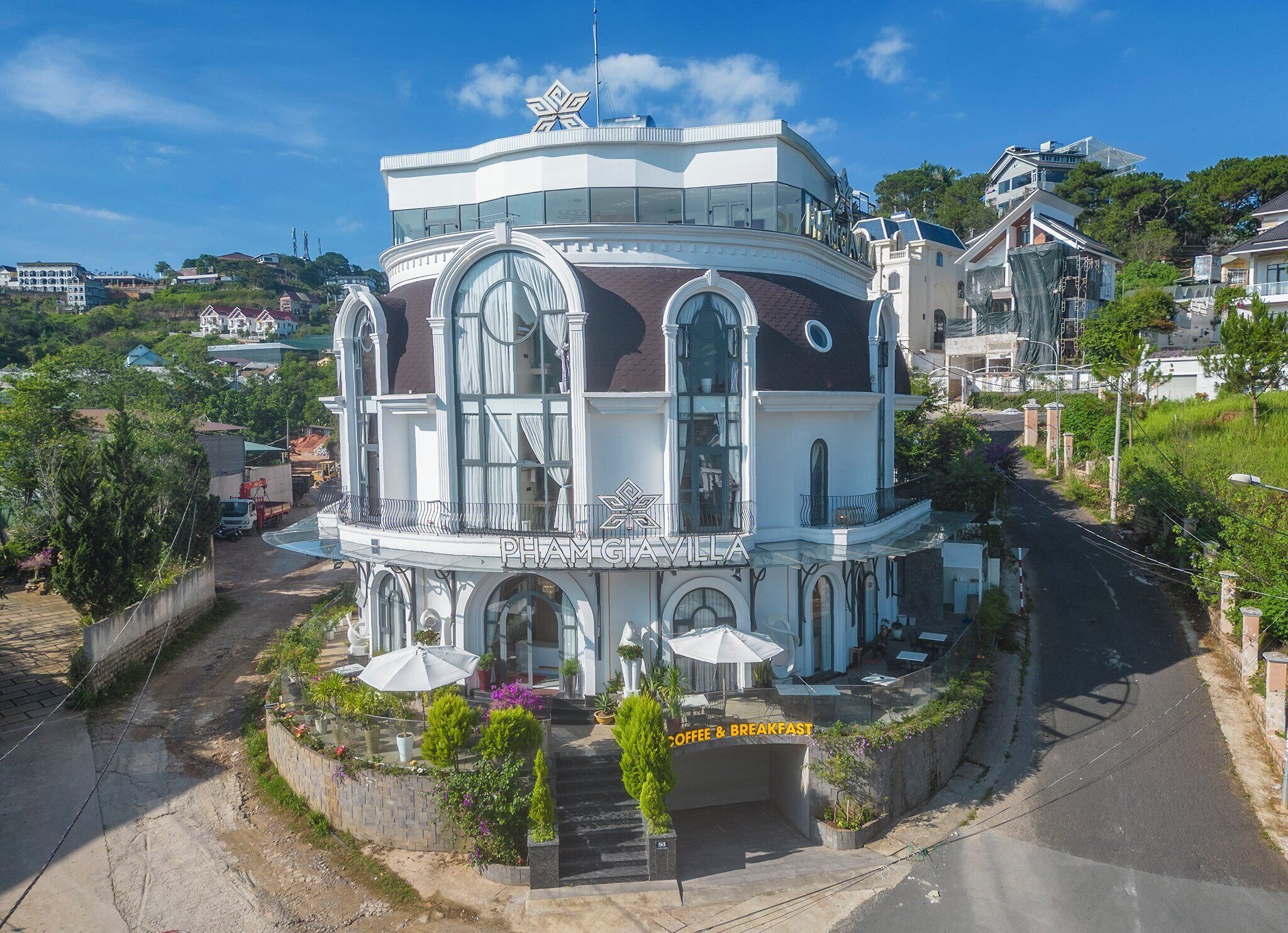 Fachada de la propiedad