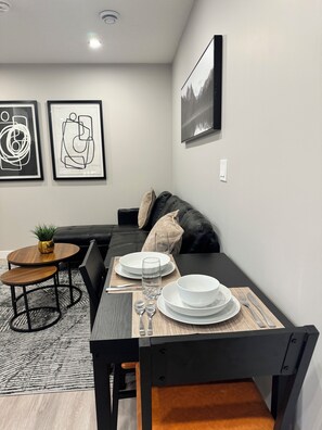 Interior - Modern NW retreat-Banff access (Calgary)