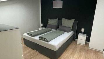 Nhà | 2 phòng ngủ, trang bị nội thất với thiết kế riêng biệt