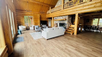 Smart TV, table tennis