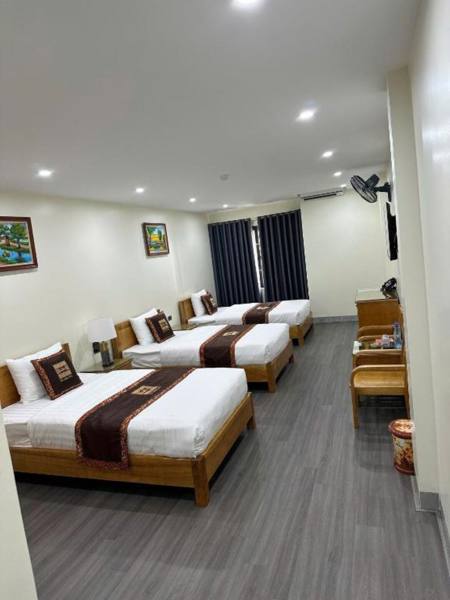 Triple Room | Minibar, blackout drapes, free WiFi, bed sheets