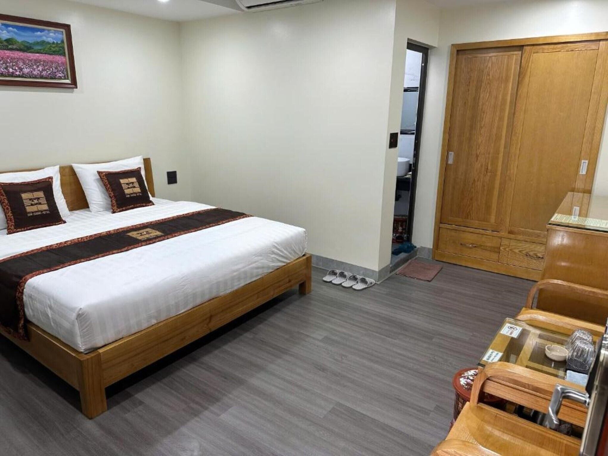 Double Room | Minibar, blackout drapes, free WiFi, bed sheets