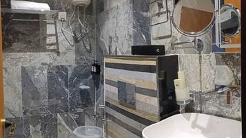 Royal Room | Bathroom