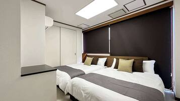 2 bedrooms, iron/ironing board, bed sheets