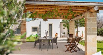 Comfortable house in the countryside with garden near the sea