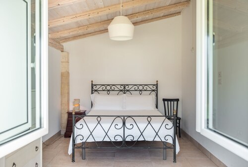 Comfortable house in the countryside with garden near the sea