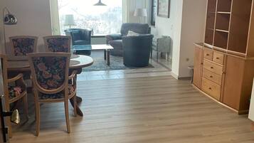 Fernseher, Stereoanlage