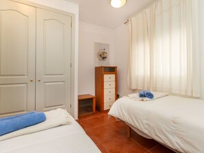 2 bedrooms, desk, Internet - "Green Mar Gold AIRCO" by Interhome (Pals)