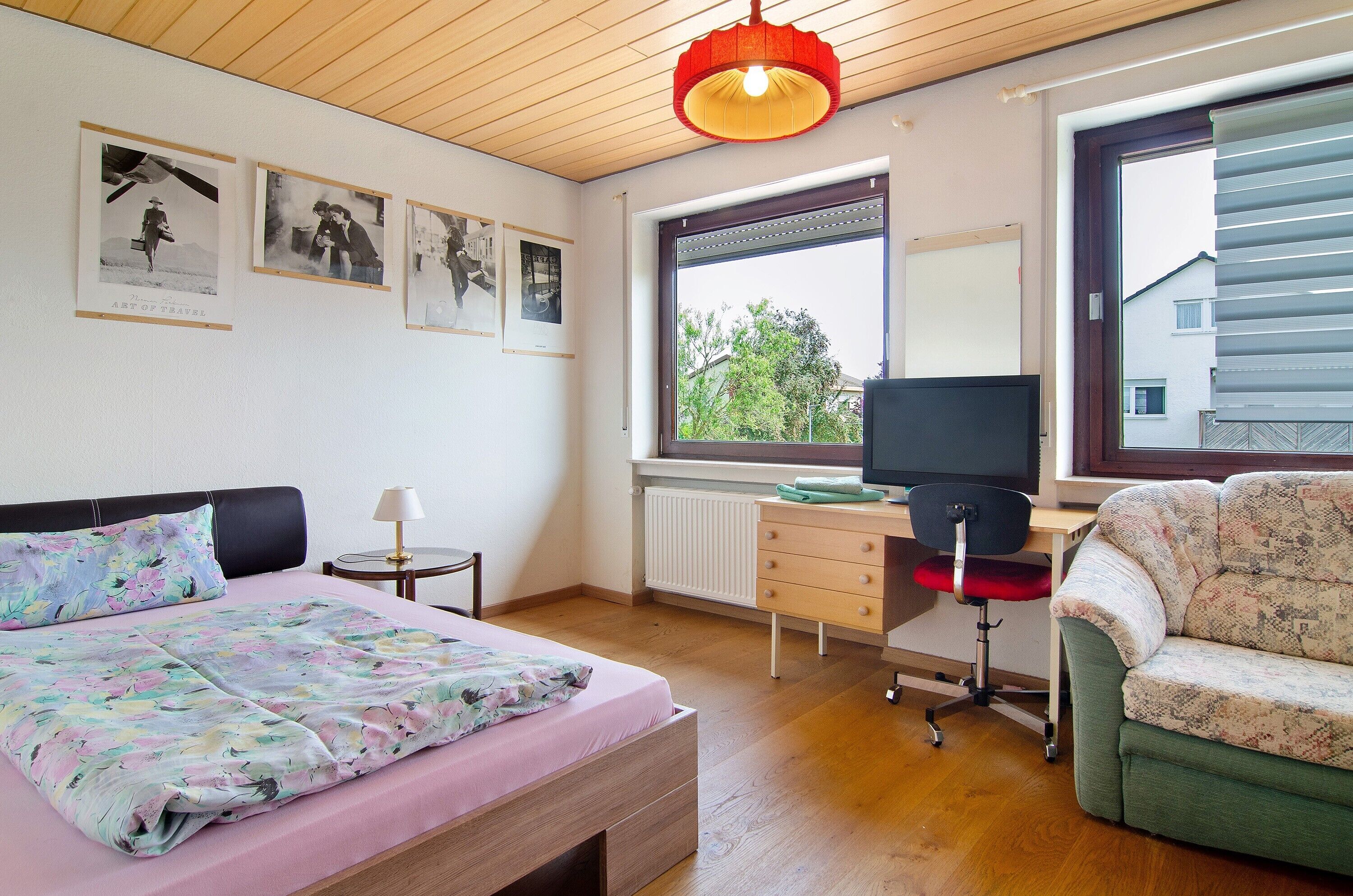 3 多间卧室、办公桌、熨斗/熨衣板、免费 WiFi