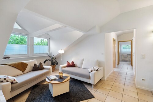 Appartement 'Weingut Geiler - Neucastell' avec jardin partagé et Wi-Fi