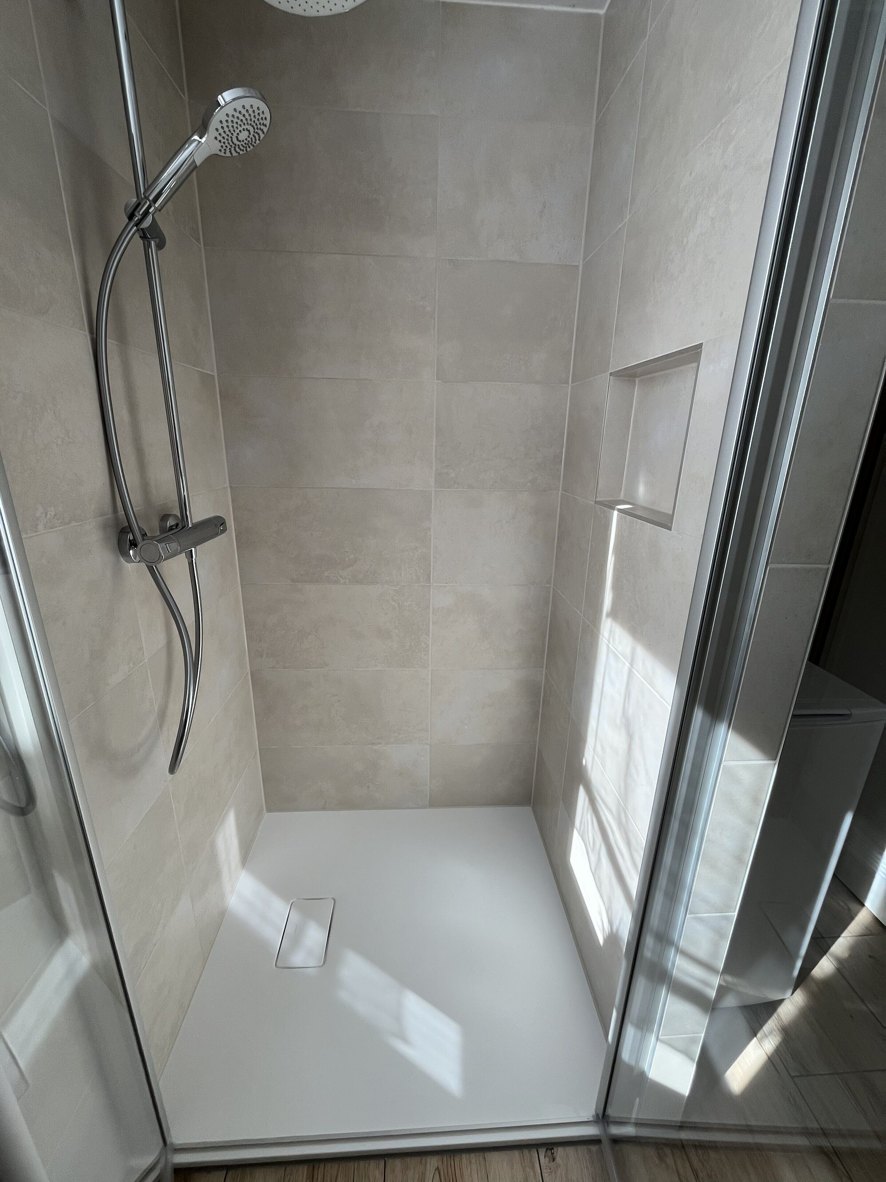 Shower, towels