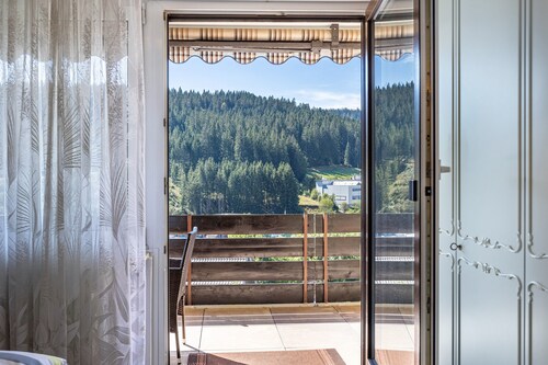 Apartment 'Regina' with Shared Garden, Balcony and Wi-Fi